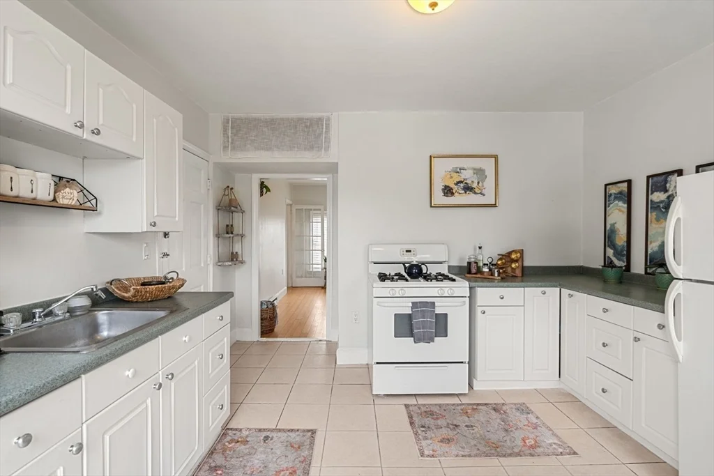 1 bed, 1 bath apartment for rent at 377 Dorchester St Unit 3, South Boston — photo 9 of 16