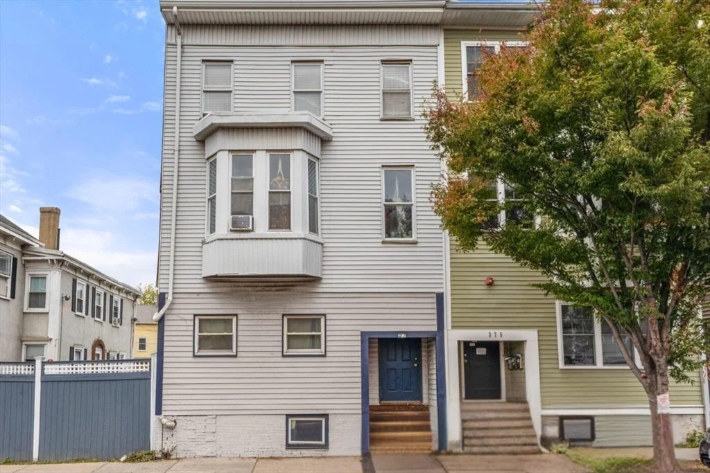 1 bed, 1 bath apartment for rent at 377 Dorchester St Unit 3, South Boston — photo 15 of 16