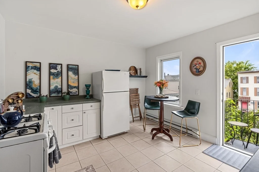 1 bed, 1 bath apartment for rent at 377 Dorchester St Unit 3, South Boston — photo 7 of 16