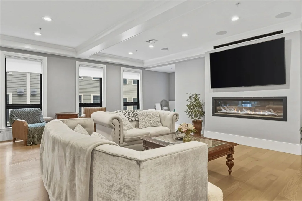 3 bed, 2 bath apartment for rent at 377 W 1st St Unit 5, South Boston — photo 8 of 26