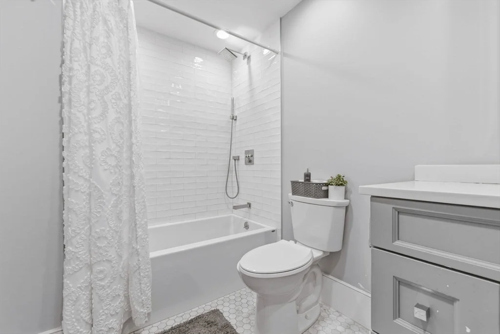 3 bed, 2 bath apartment for rent at 377 West First St Unit 5, South Boston — photo 24 of 27