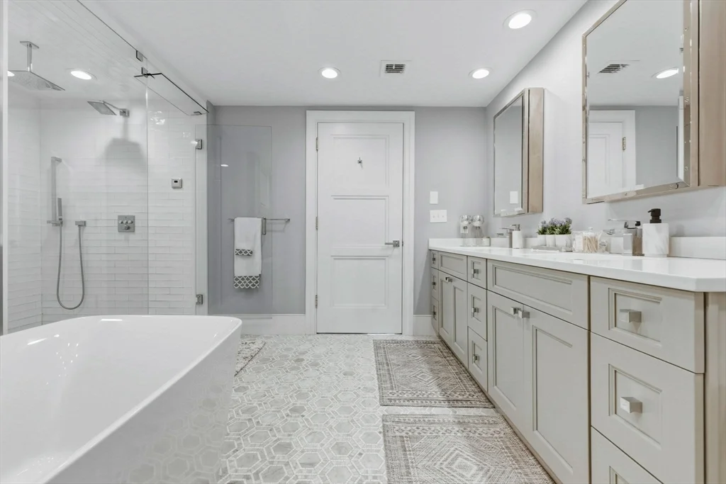 3 bed, 2 bath apartment for rent at 377 W 1st St Unit 5, South Boston — photo 17 of 26