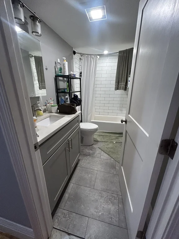 3 bed, 1 bath apartment for rent at 377 West Broadway Unit 1, South Boston — photo 8 of 11
