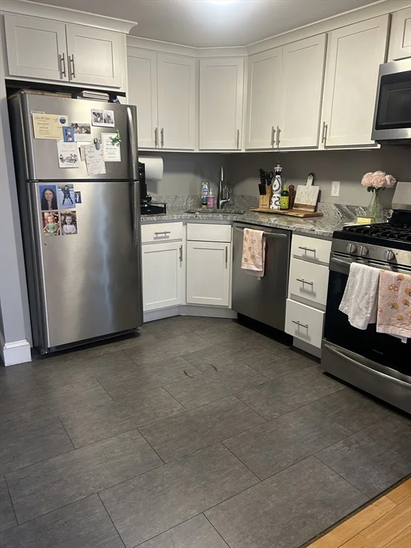 2 bed, 1 bath apartment for rent at 377 West Broadway Unit 23, South Boston — photo 4 of 11