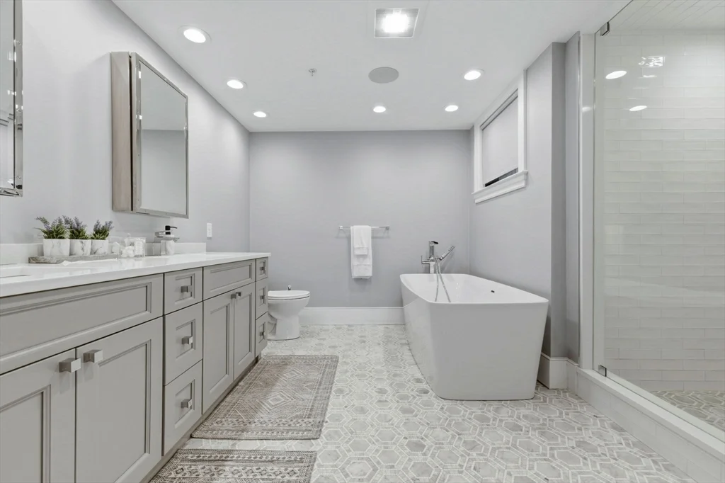 3 bed, 2 bath apartment for rent at 377 West First St Unit 5, South Boston — photo 15 of 27