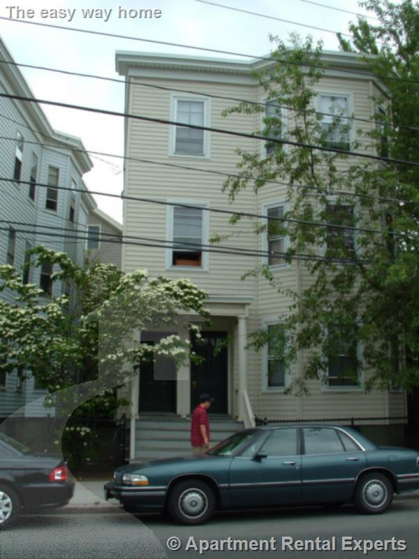 4 bed, 1 bath apartment for rent at 378 Washington St Unit 3, Ward Two — photo 8 of 10