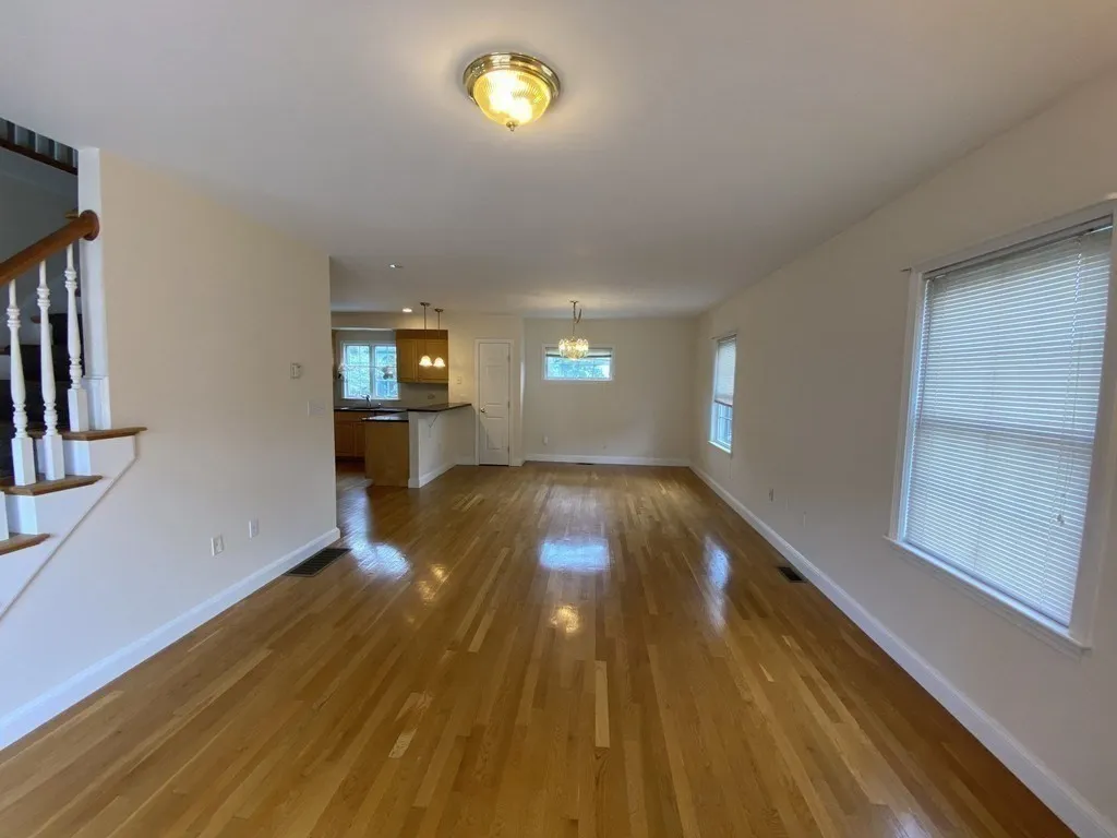 5 bed, 4+ bath apartment for rent at 378 Washington St Unit 378, Winchester — photo 11 of 33