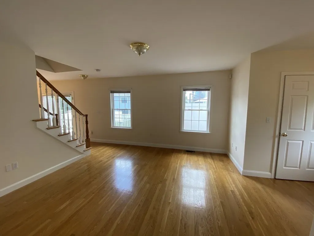 5 bed, 4+ bath apartment for rent at 378 Washington St Unit 378, Winchester — photo 13 of 33