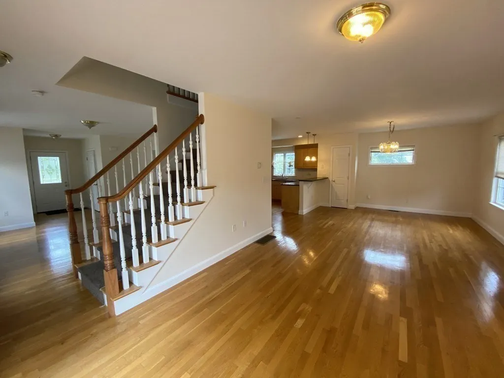 5 bed, 4+ bath apartment for rent at 378 Washington St Unit 378, Winchester — photo 12 of 33
