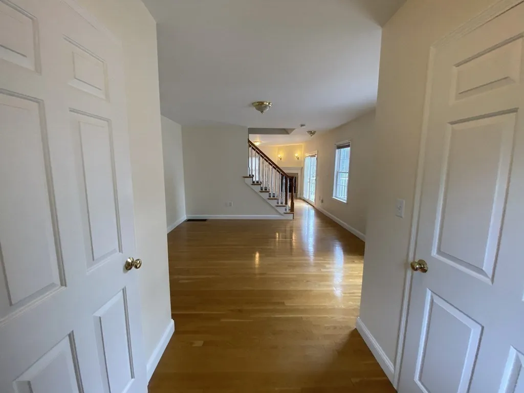 5 bed, 4+ bath apartment for rent at 378 Washington St Unit 378, Winchester — photo 15 of 33