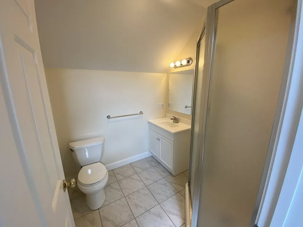 5 bed, 4+ bath apartment for rent at 378 Washington St Unit 378, Winchester — photo 27 of 33