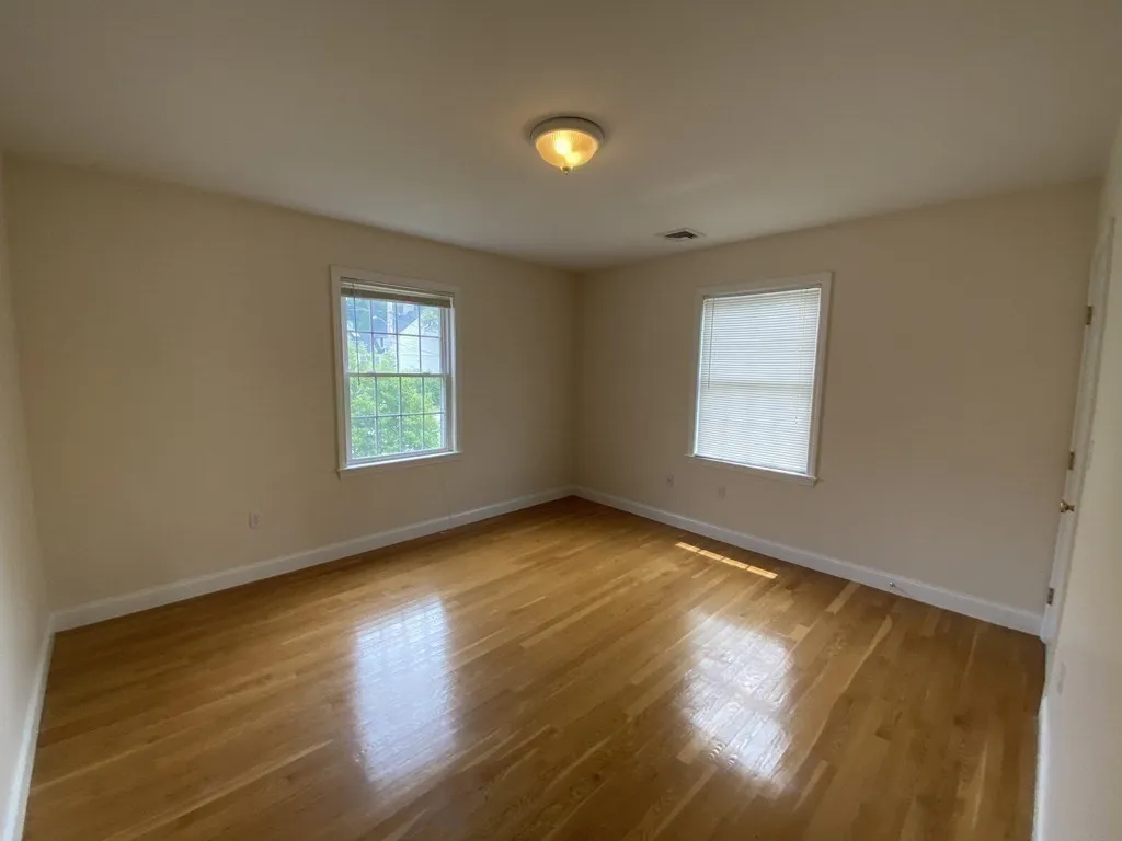 5 bed, 4+ bath apartment for rent at 378 Washington St Unit 378, Winchester — photo 22 of 33