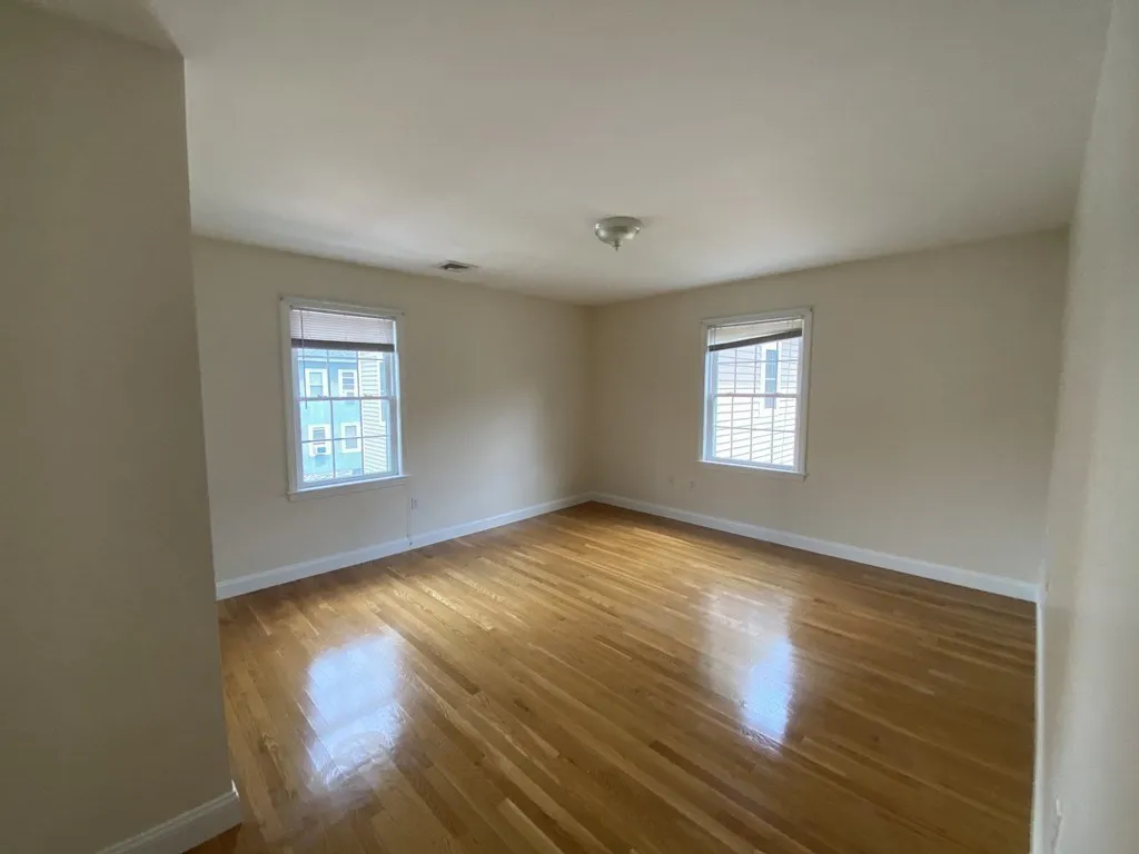 5 bed, 4+ bath apartment for rent at 378 Washington St Unit 378, Winchester — photo 17 of 33