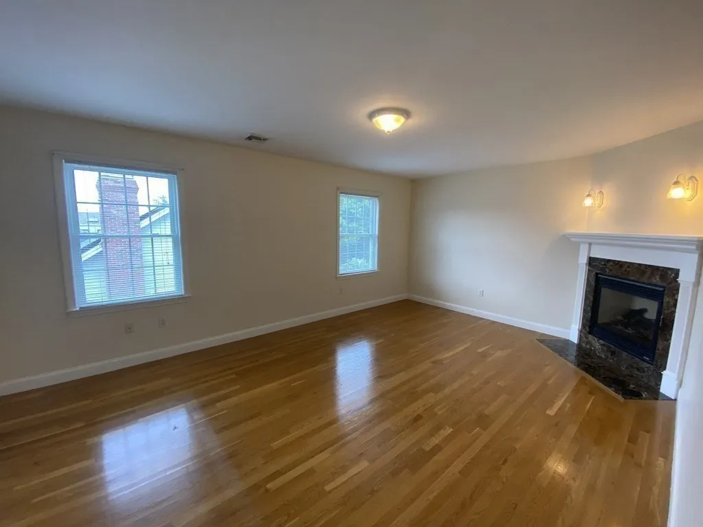 5 bed, 4+ bath apartment for rent at 378 Washington St Unit 378, Winchester — photo 18 of 33