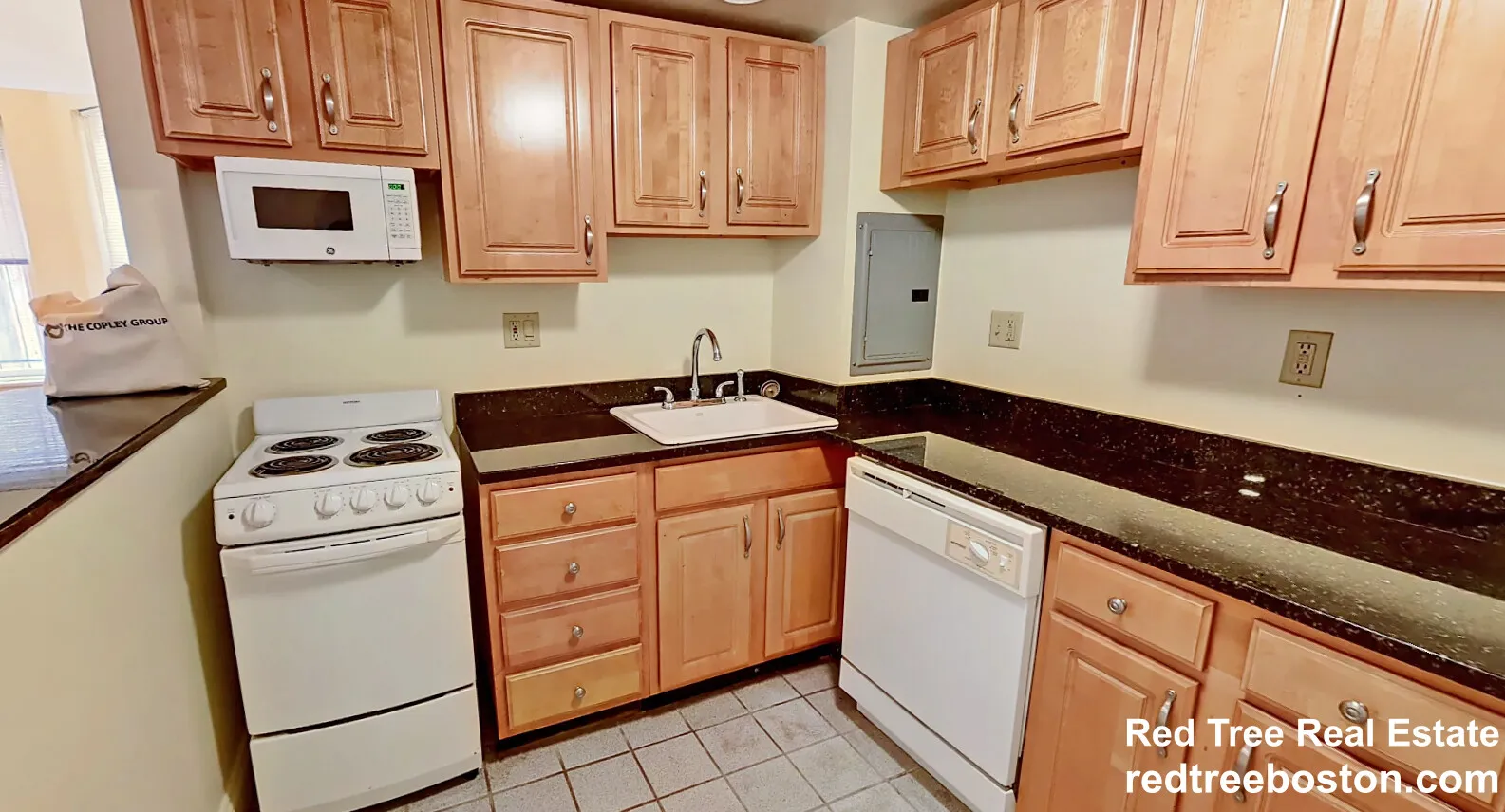 Studio bed, 1 bath apartment for rent at 379 Commonwealth Ave Unit 1, Back Bay — photo 4 of 12