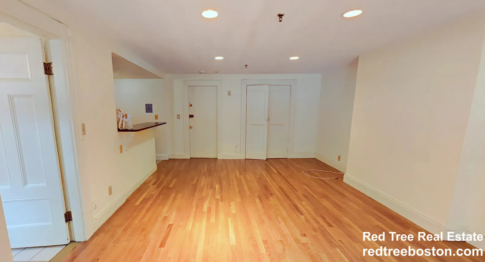 Studio bed, 1 bath apartment for rent at 379 Commonwealth Ave Unit 1, Back Bay — photo 5 of 12