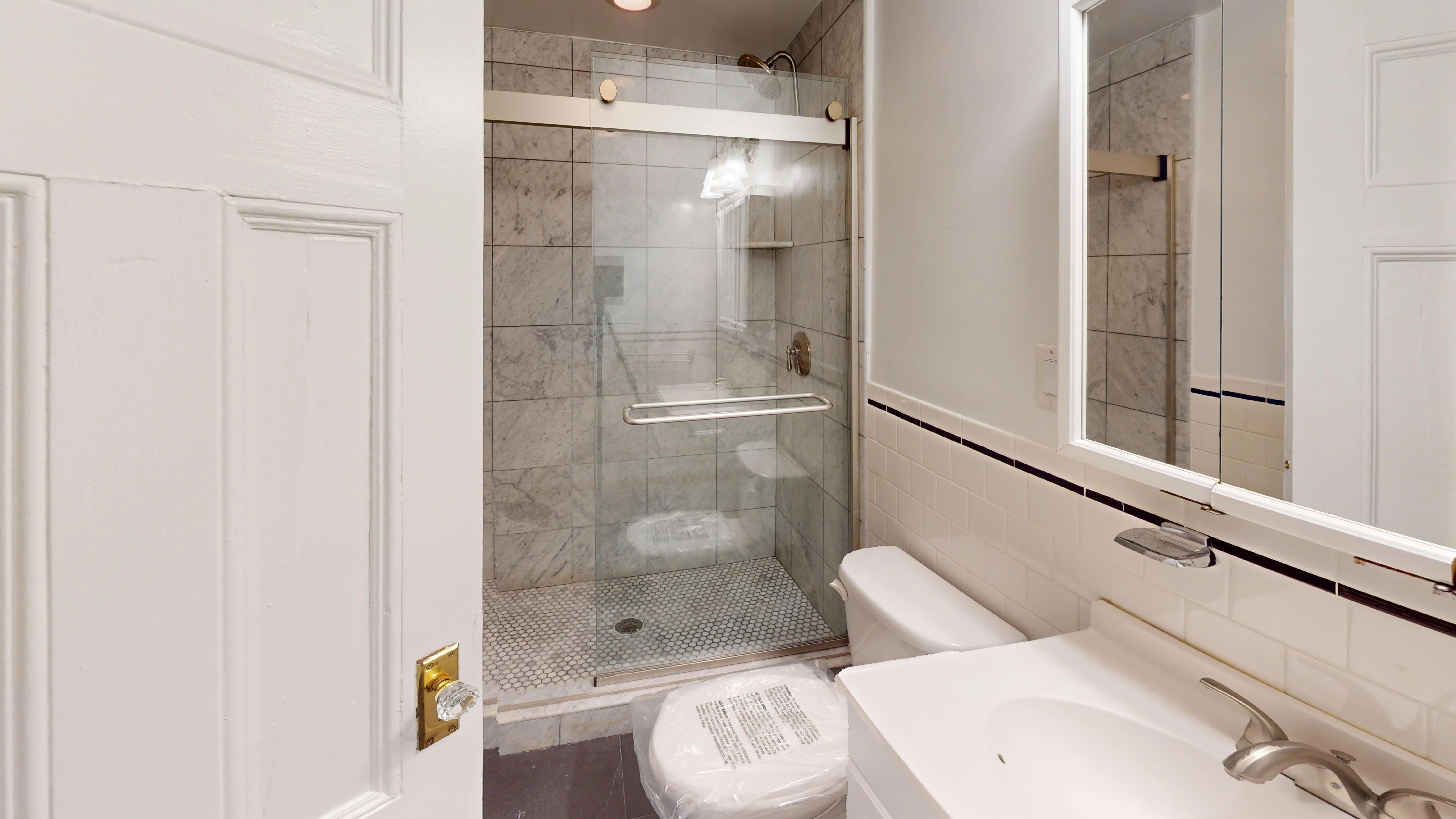 Studio bed, 1 bath apartment for rent at 379 Commonwealth Ave Unit 2, Back Bay — photo 1 of 7