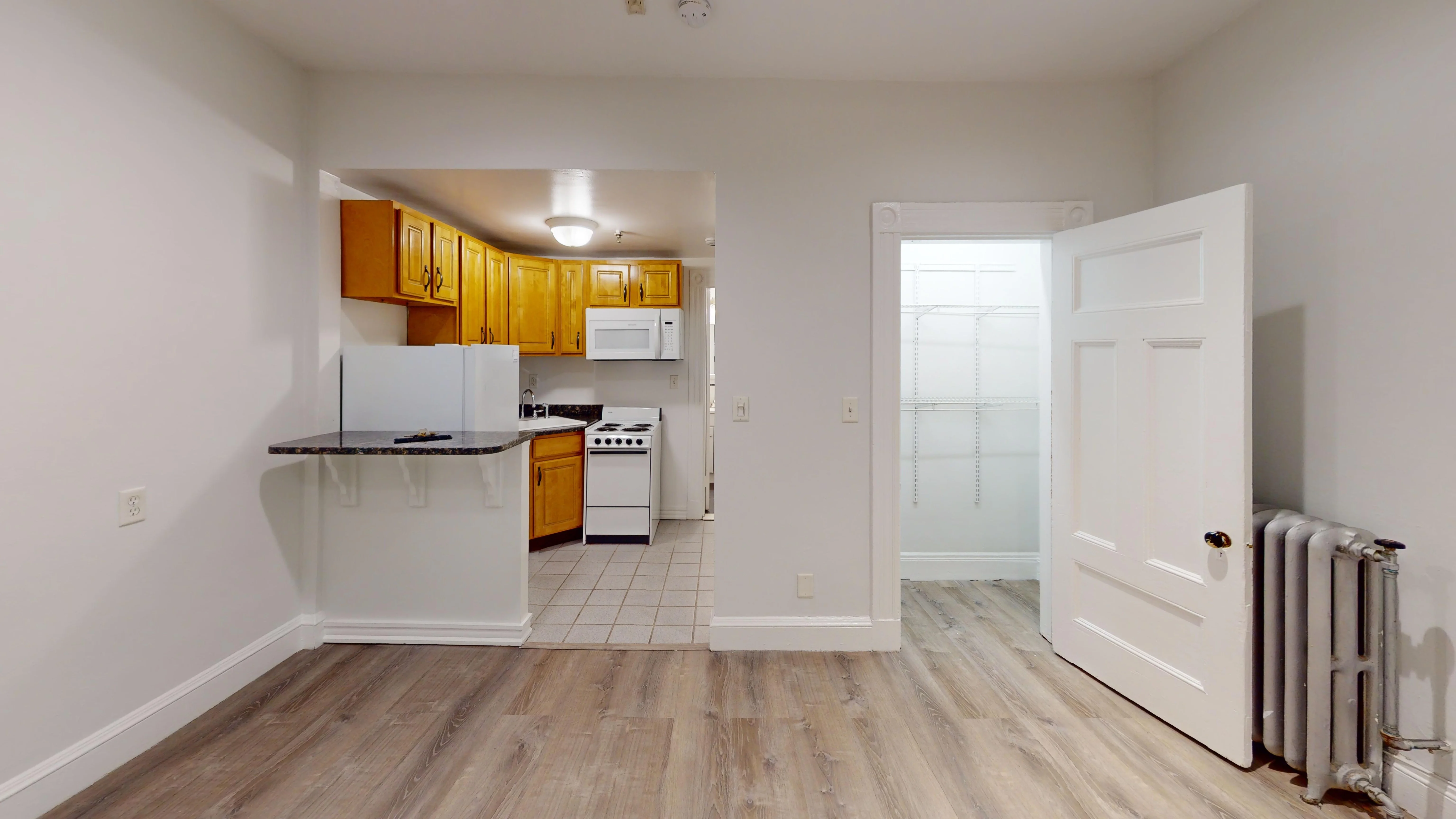 Studio bed, 1 bath apartment for rent at 379 Commonwealth Ave Unit 2, Back Bay — photo 2 of 7