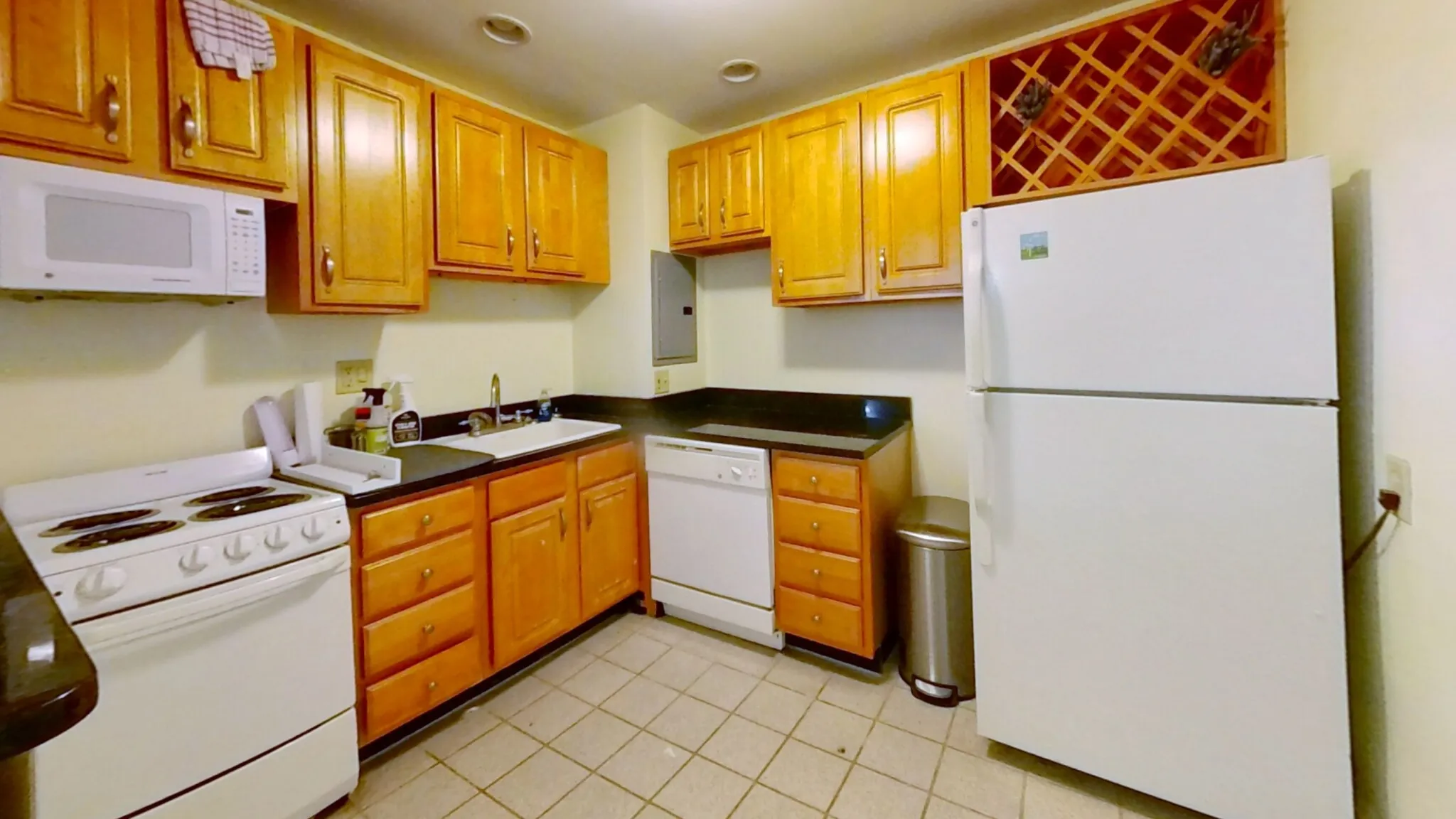 Studio bed, 1 bath apartment for rent at 379 Commonwealth Ave Unit 5, Back Bay — photo 1 of 8