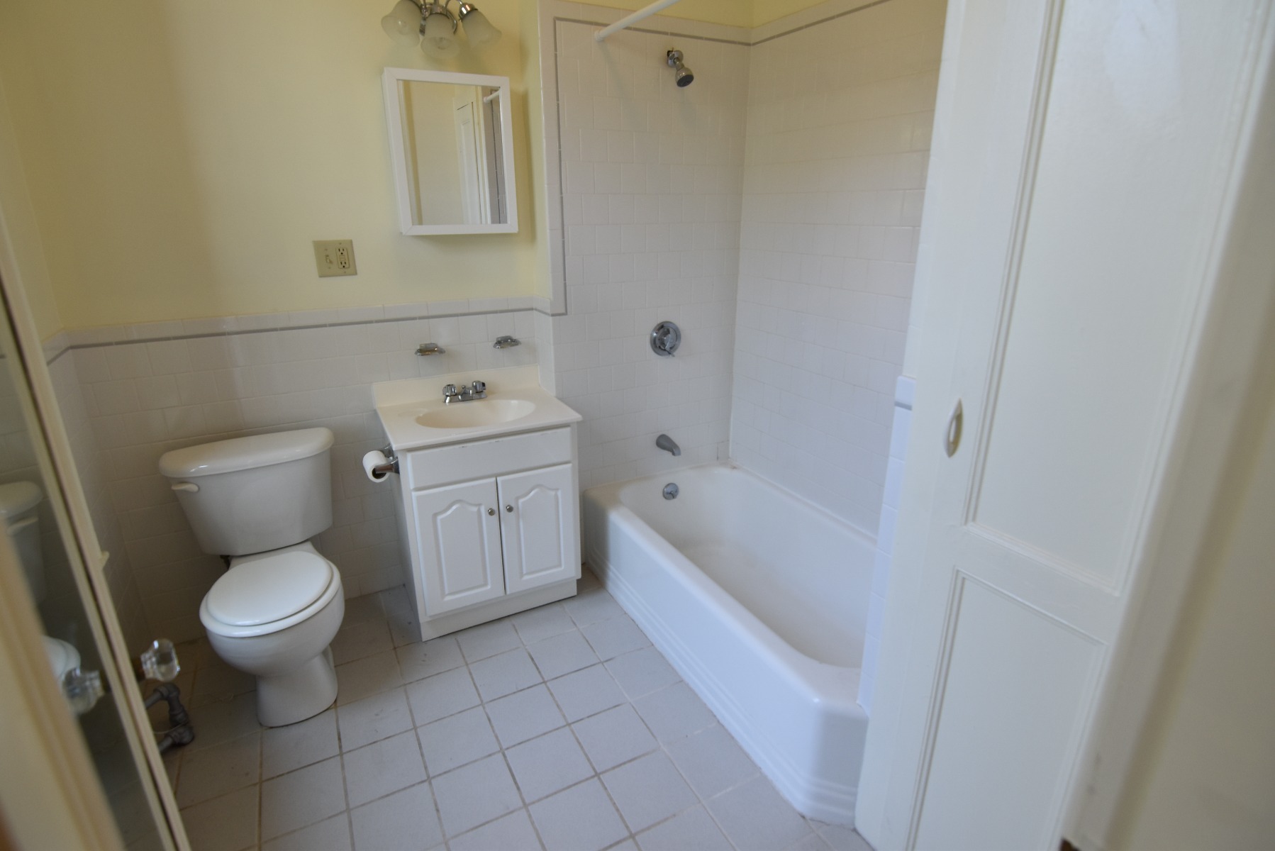 Studio bed, 1 bath apartment for rent at 379 Commonwealth Ave Unit 7, Back Bay — photo 3 of 9
