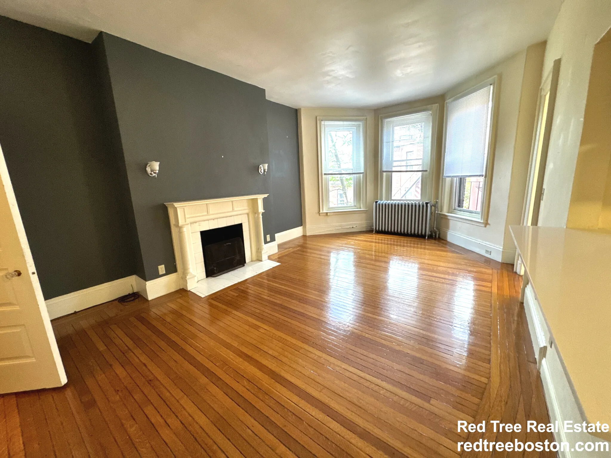 Studio bed, 1 bath apartment for rent at 379 Commonwealth Ave Unit 7a, Back Bay — photo 1 of 5