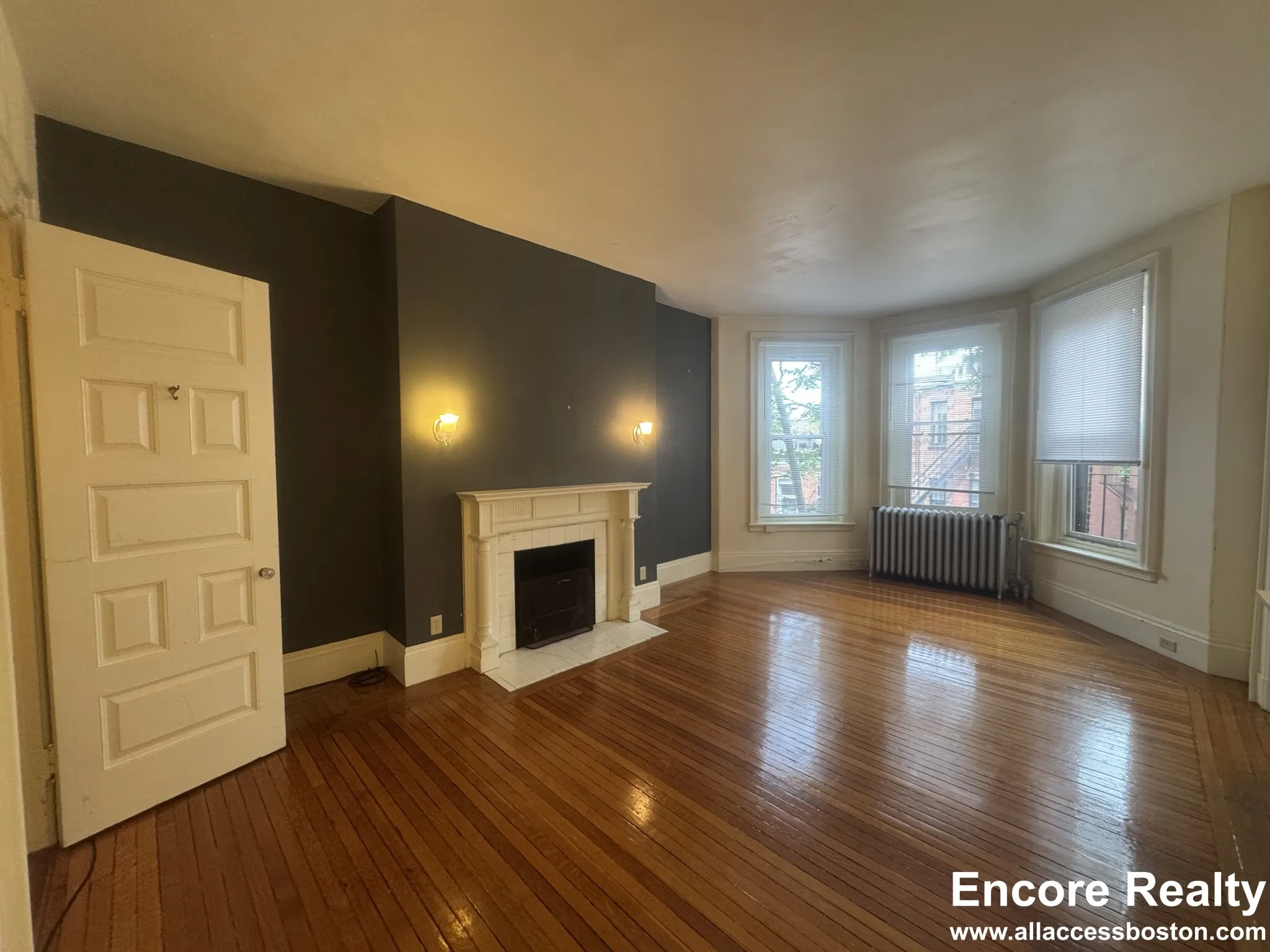 Studio bed, 1 bath apartment for rent at 379 Commonwealth Ave Unit 7M, Back Bay — photo 3 of 8