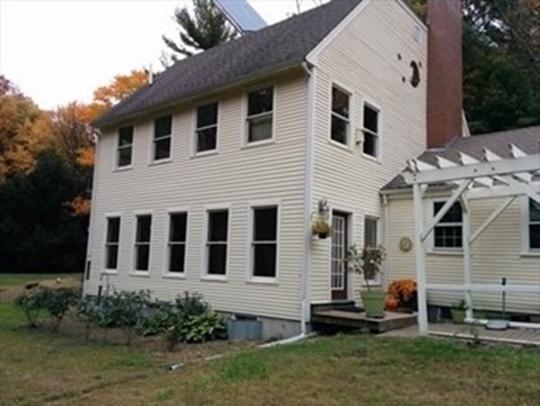 5 bed, 3 bath apartment for rent at 379 Concord Rd, Sudbury — photo 1 of 11