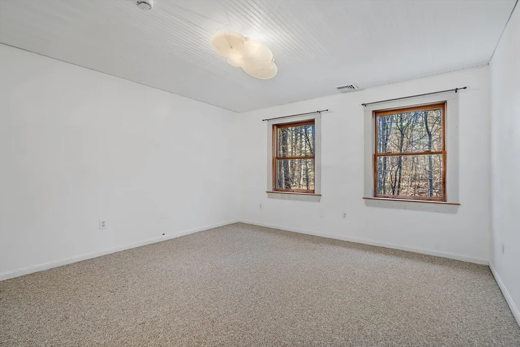 5 bed, 3 bath apartment for rent at 379 Concord Rd Unit 1&2, Sudbury — photo 16 of 41