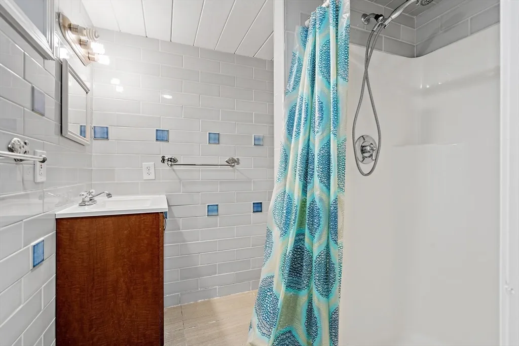 5 bed, 3 bath apartment for rent at 379 Concord Rd Unit 1&2, Sudbury — photo 28 of 41