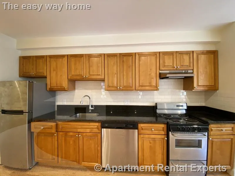 2 bed, 1 bath apartment for rent at 379 Harvard St Unit 3, Harvard Square — photo 2 of 9