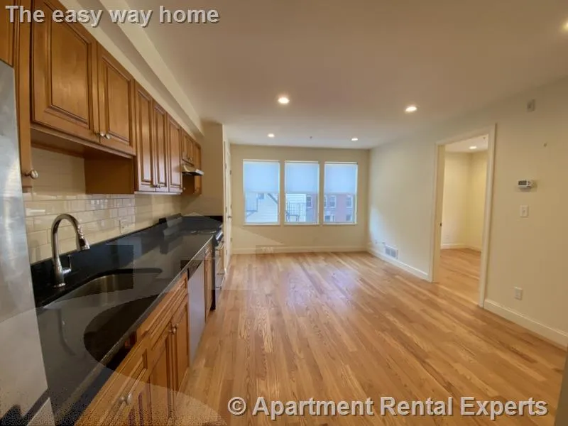 2 bed, 1 bath apartment for rent at 379 Harvard St Unit 3, Harvard Square — photo 3 of 9