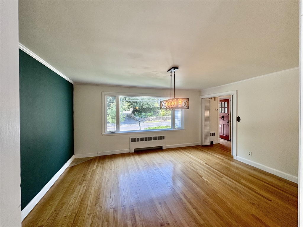 4 bed, 2 bath apartment for rent at 379 Newton St, Chestnut Hill — photo 3 of 21