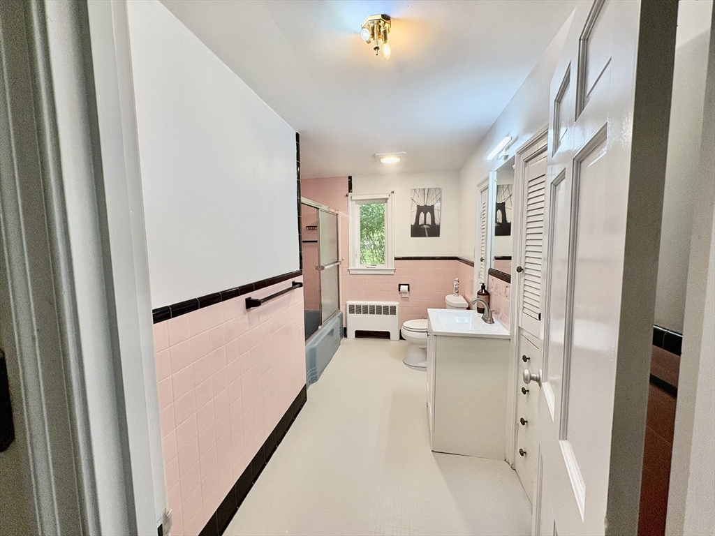 4 bed, 2 bath apartment for rent at 379 Newton St, Chestnut Hill — photo 8 of 21