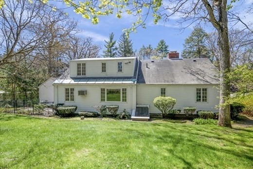 4 bed, 2 bath apartment for rent at 379 Newton St, Chestnut Hill — photo 20 of 21