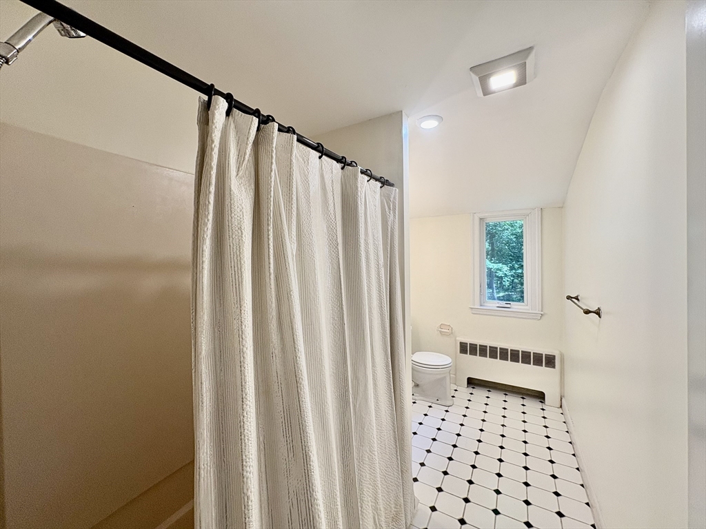 4 bed, 2 bath apartment for rent at 379 Newton St, Chestnut Hill — photo 14 of 21