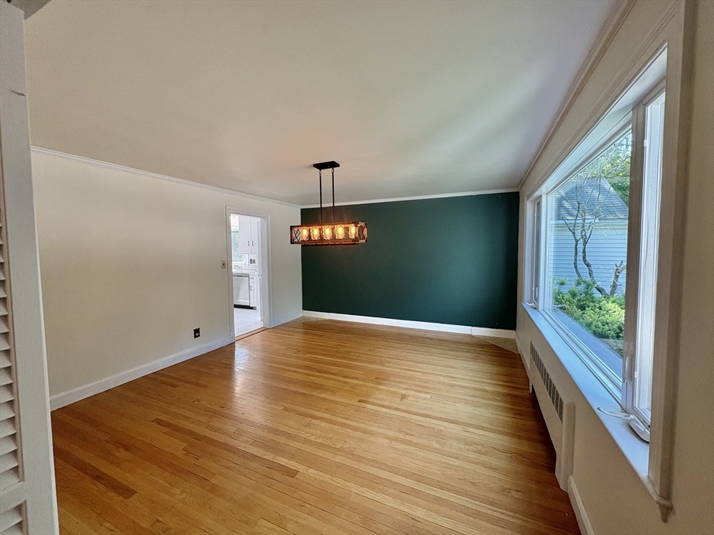 4 bed, 2 bath apartment for rent at 379 Newton St, Chestnut Hill — photo 4 of 21