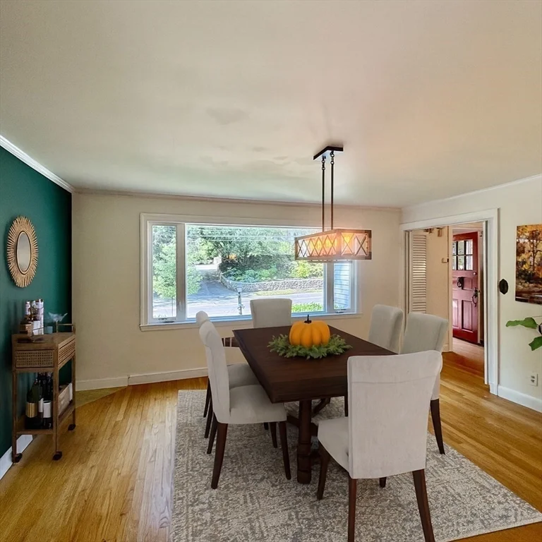 4 bed, 2 bath apartment for rent at 379 Newton St Unit 0, Chestnut Hill — photo 3 of 17
