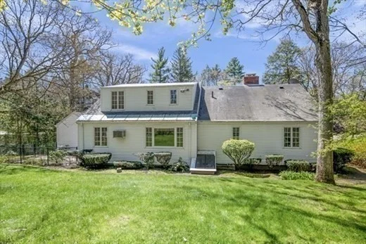 4 bed, 2 bath apartment for rent at 379 Newton St Unit 0, Chestnut Hill — photo 16 of 17