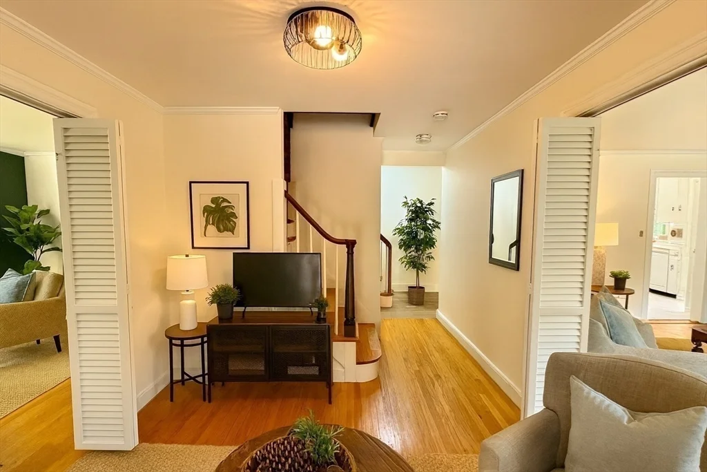 4 bed, 2 bath apartment for rent at 379 Newton St Unit 0, Chestnut Hill — photo 7 of 17