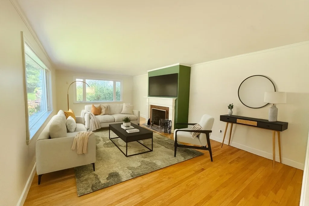 4 bed, 2 bath apartment for rent at 379 Newton St Unit 0, Chestnut Hill — photo 2 of 17