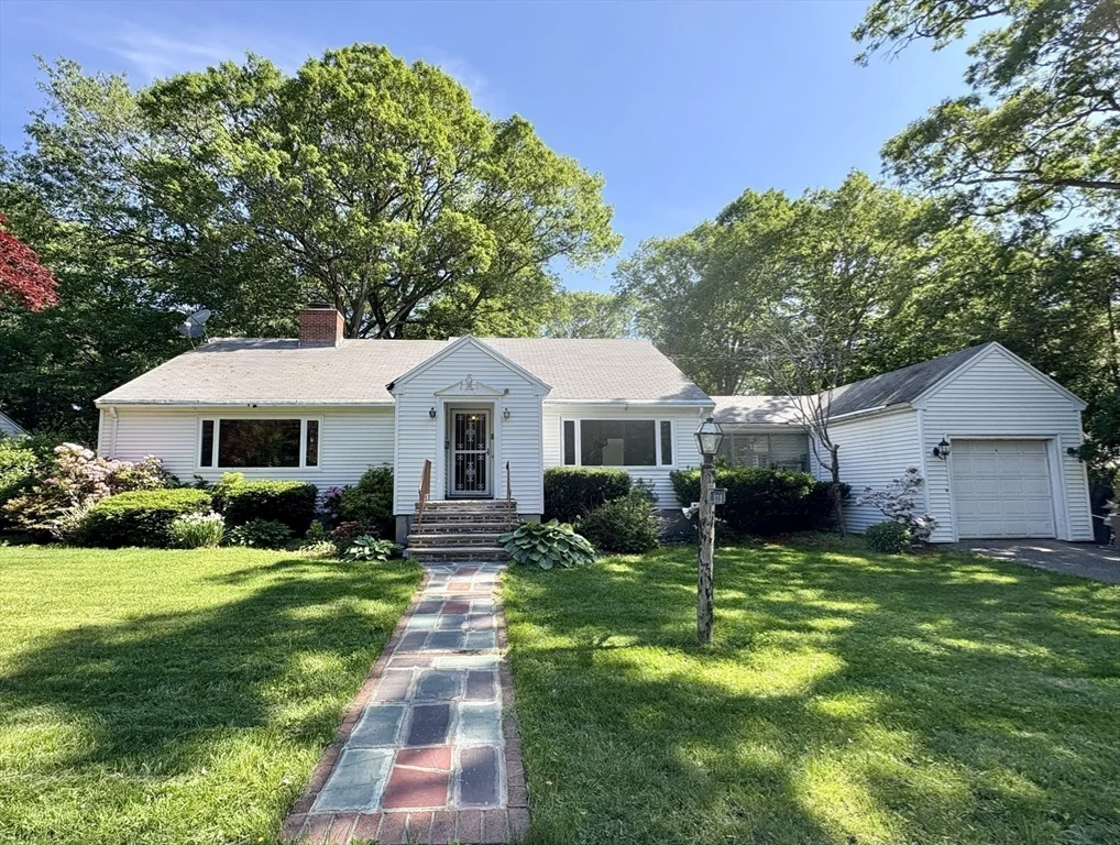 4 bed, 2 bath apartment for rent at 379 Newton St Unit 0, Chestnut Hill