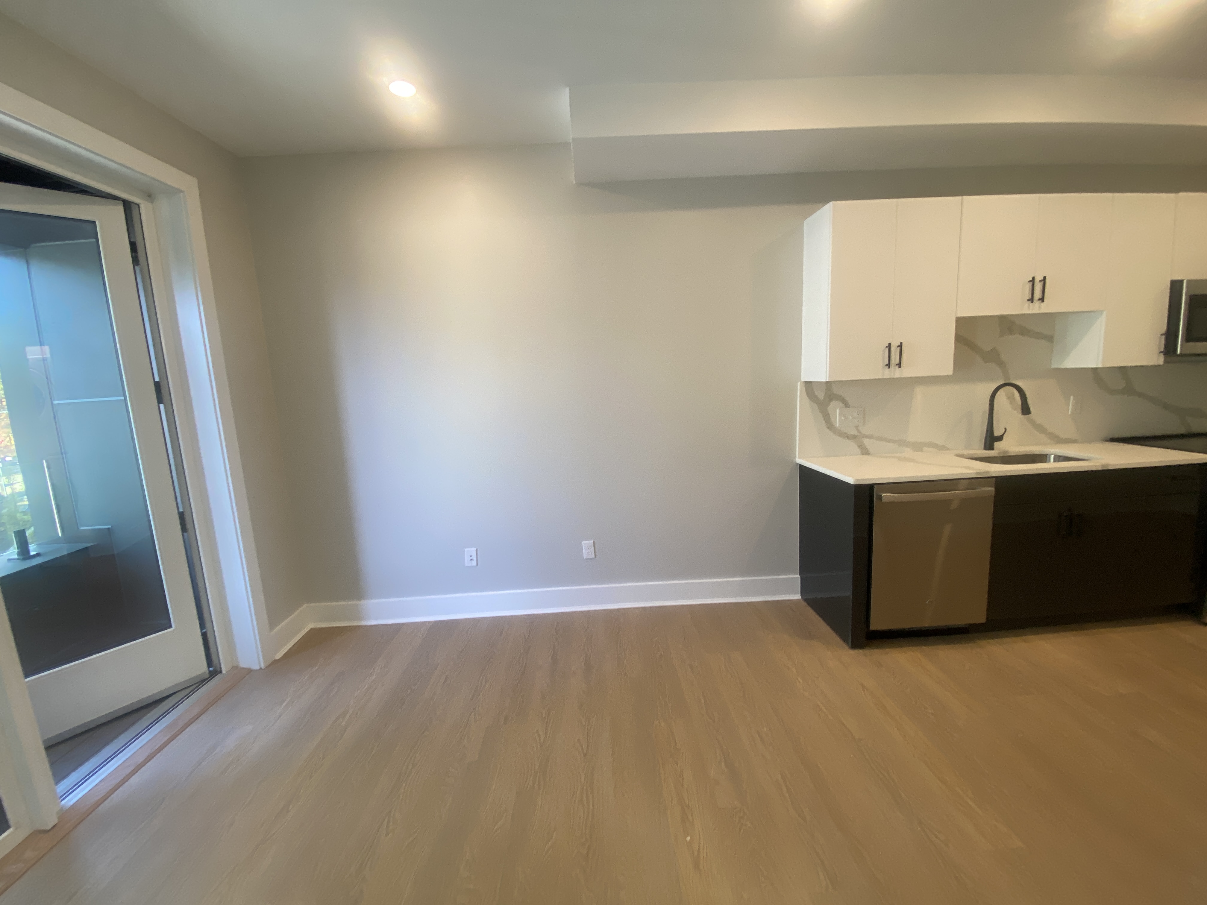 Studio bed, 1 bath apartment for rent at 379 Somerville Ave Unit 1, Prospect Hill — photo 3 of 12