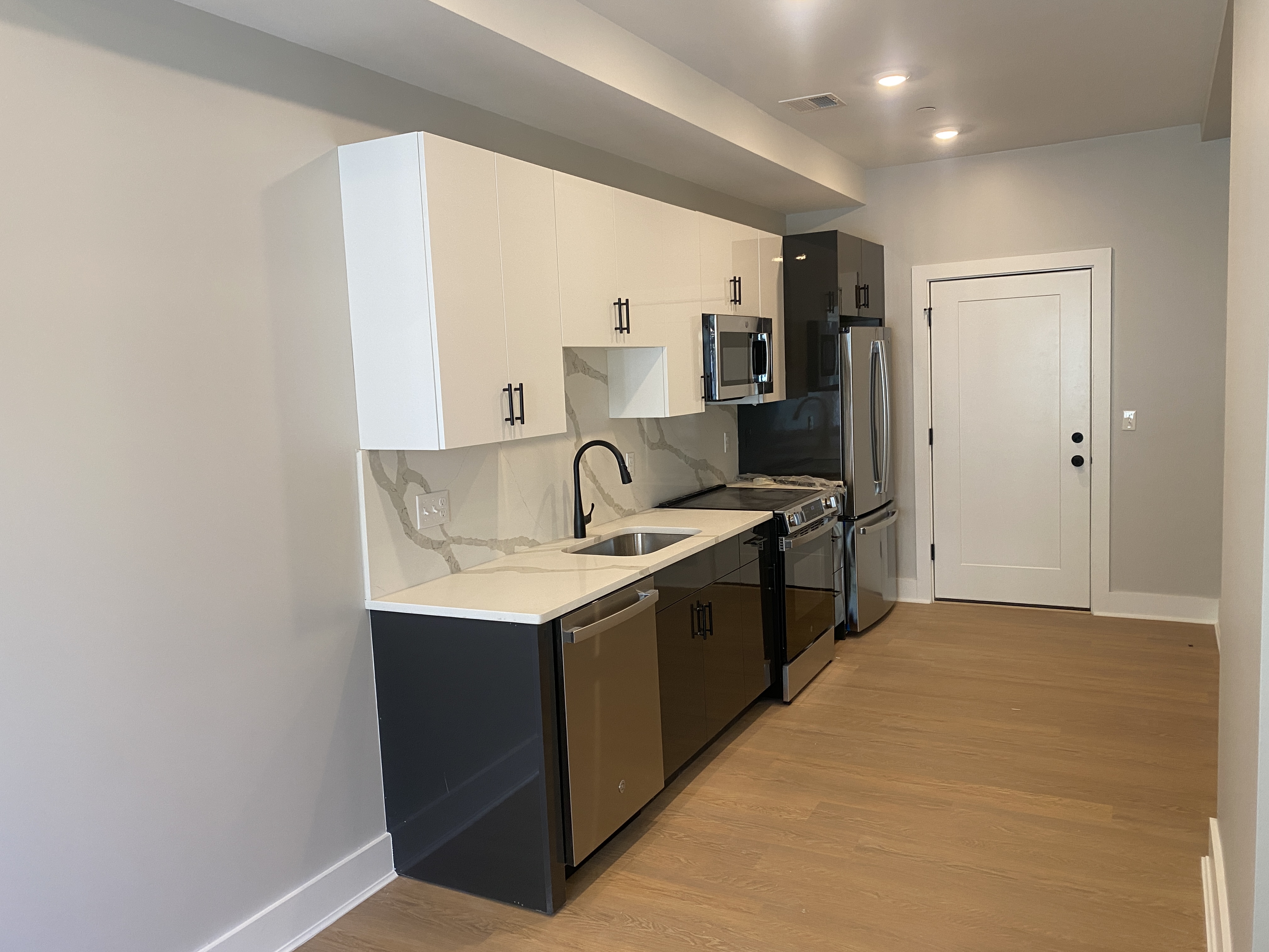 Studio bed, 1 bath apartment for rent at 379 Somerville Ave Unit 1, Prospect Hill — photo 8 of 12
