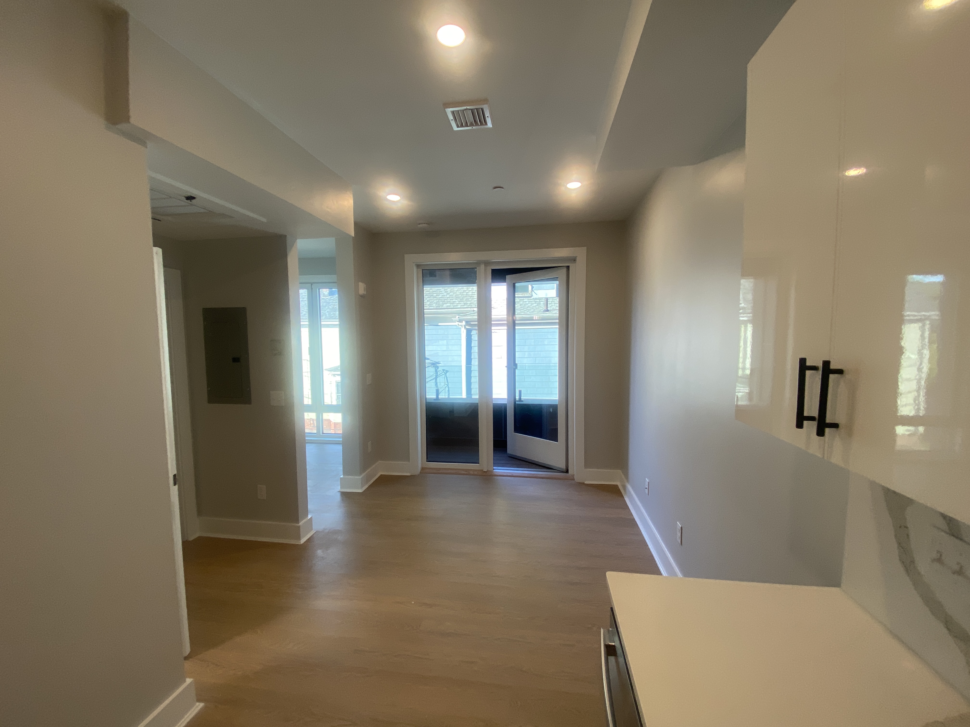 Studio bed, 1 bath apartment for rent at 379 Somerville Ave Unit 1, Prospect Hill — photo 11 of 12