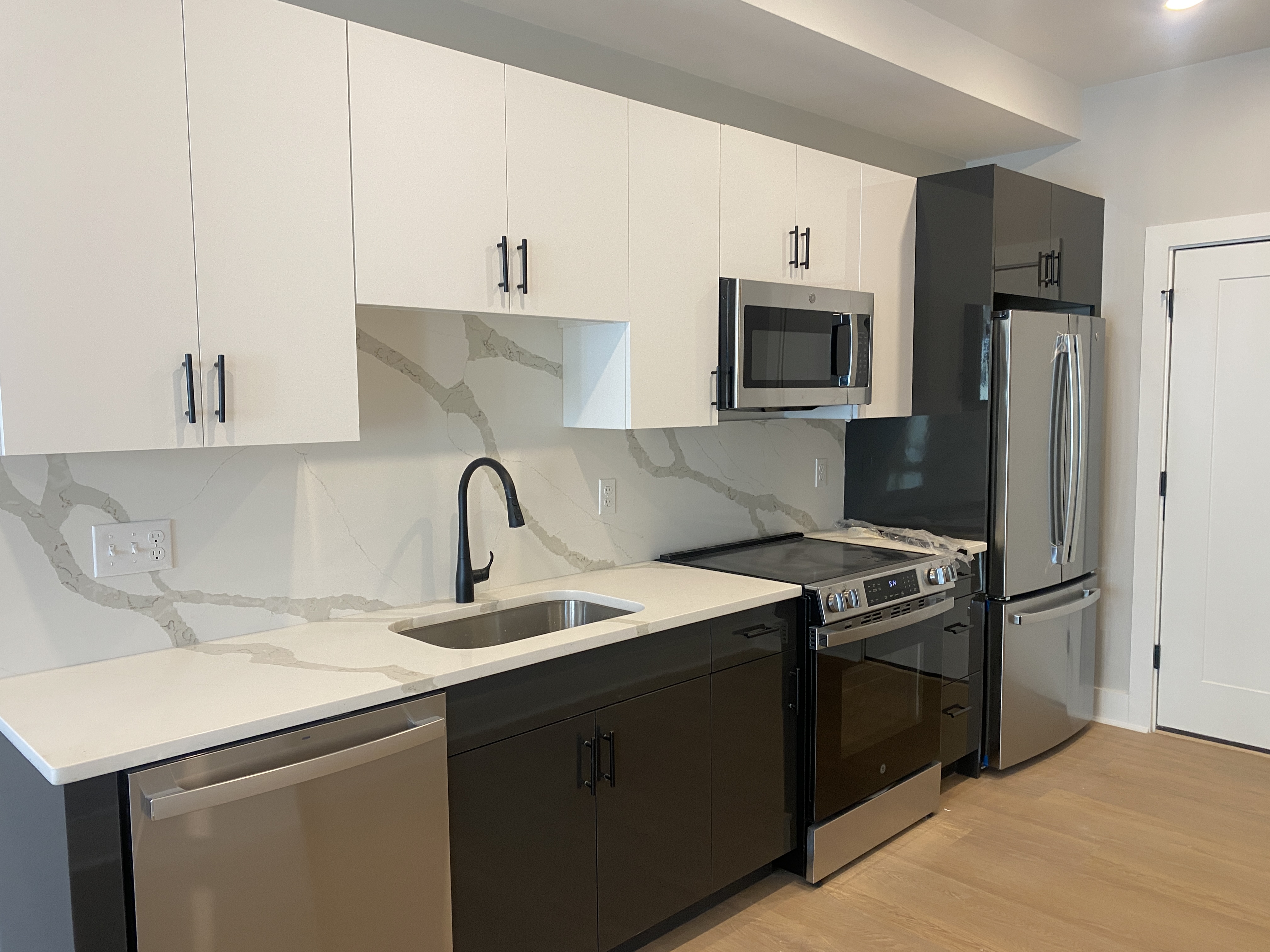 Studio bed, 1 bath apartment for rent at 379 Somerville Ave Unit 1, Prospect Hill — photo 1 of 12