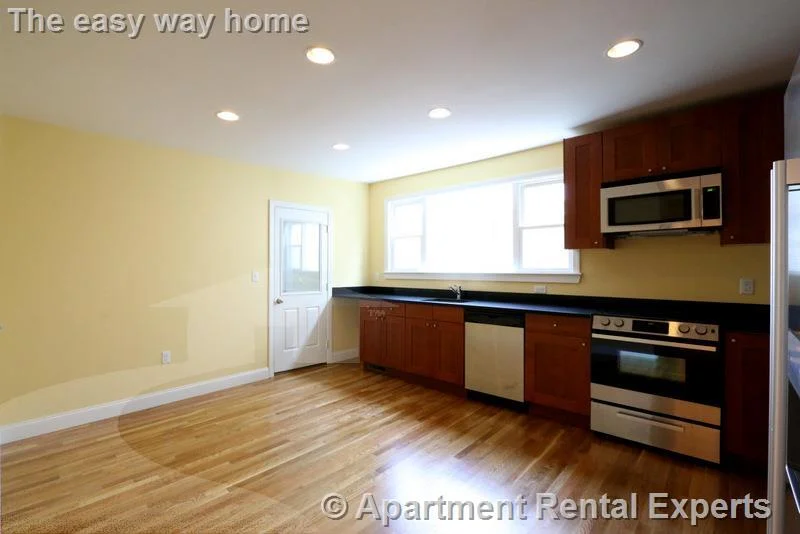 4 bed, 2 bath apartment for rent at 38-38A Medford St Unit 1, Ball Square — photo 2 of 20