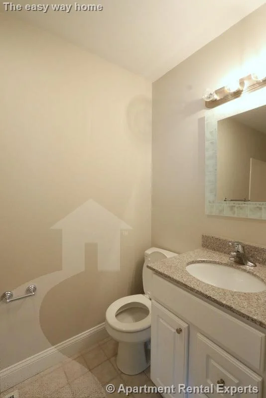4 bed, 2 bath apartment for rent at 38-38A Medford St Unit 1, Ball Square — photo 4 of 20