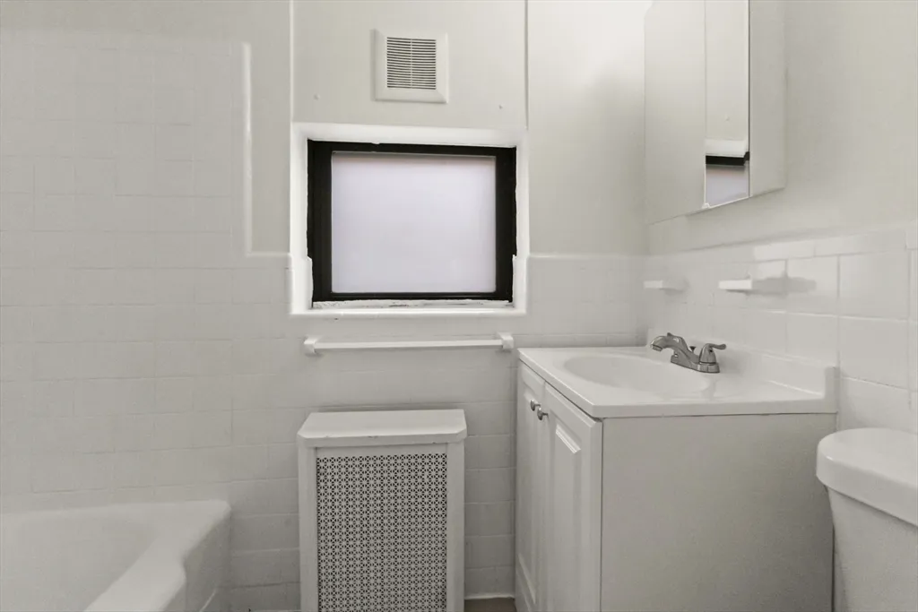 2 bed, 1 bath apartment for rent at 38-40 Cedar St Unit 141, Worcester — photo 9 of 26