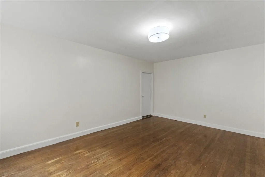 1 bed, 1 bath apartment for rent at 38-40 Cedar St Unit 335, Worcester — photo 16 of 21
