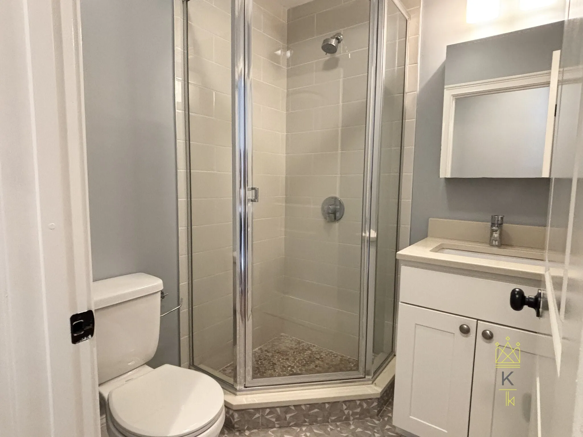 2.5 bed, 2 bath apartment for rent at 38-42 Hyde Park Ave Unit 05, Jamaica Plain — photo 17 of 24